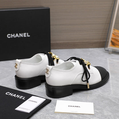 24P new double C pearl gemstone heavy metal buckle leather shoes 0724090504