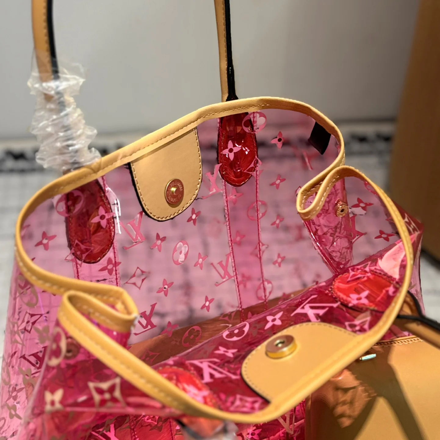 LV Beach Jelly Bag 1025012103