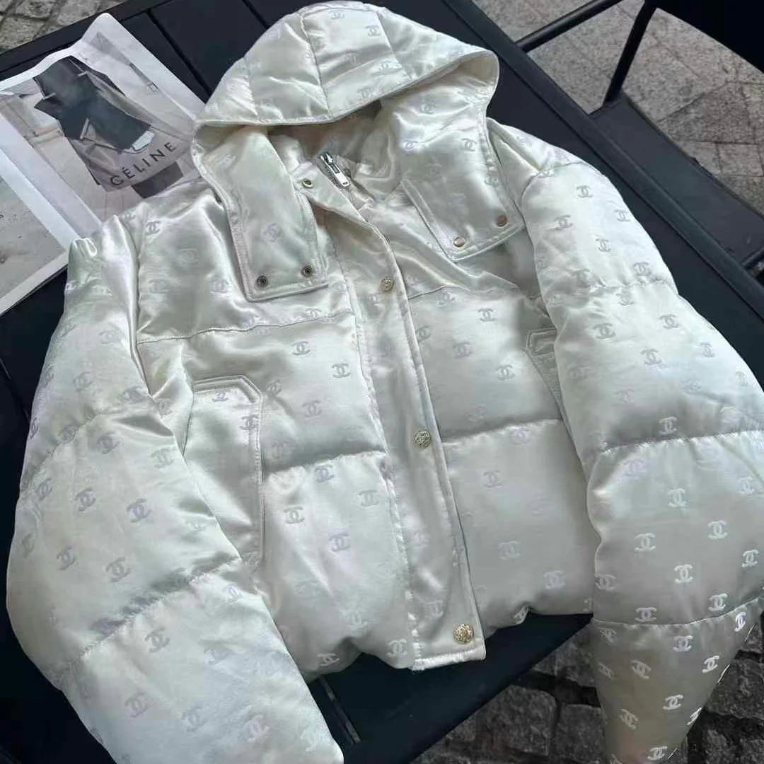 Short hooded down jacket 1024102902