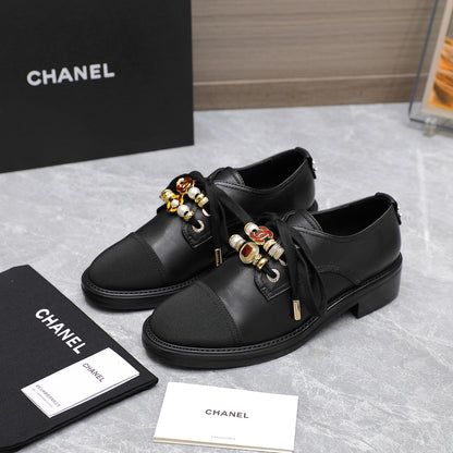 24P new double C pearl gemstone heavy metal buckle leather shoes 0724090504