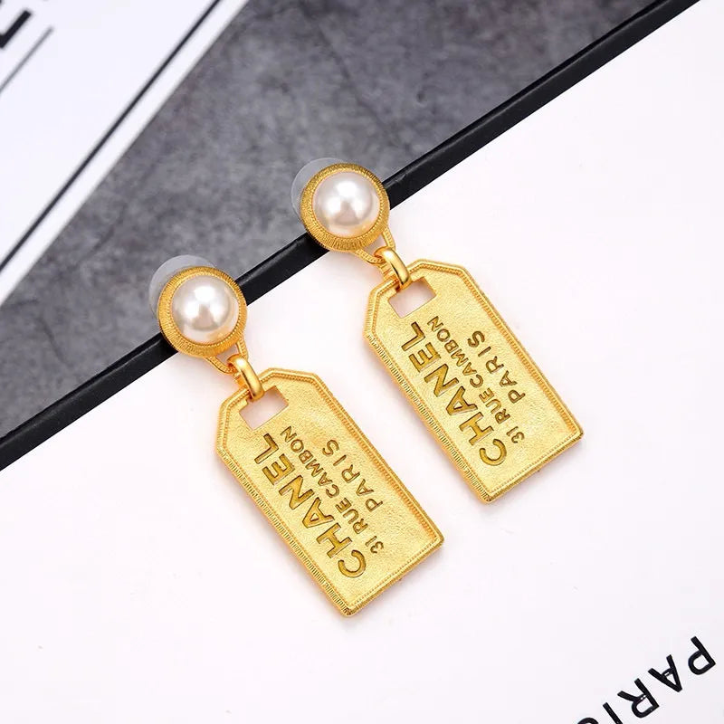 New pearl studded earrings 1025032005