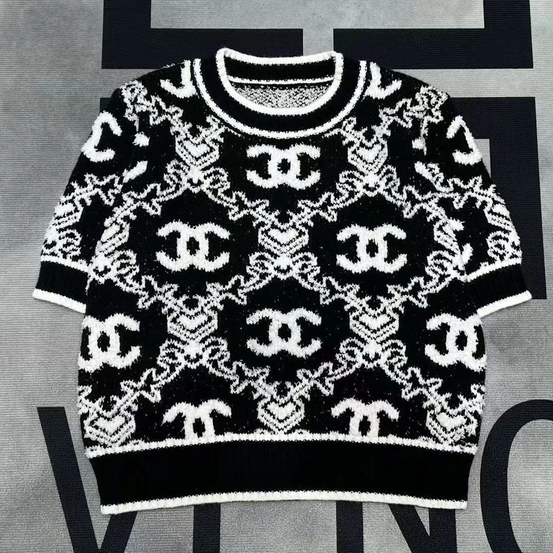 Fashionable And Casual Knit Shirt With Short Sleeves 1024022616