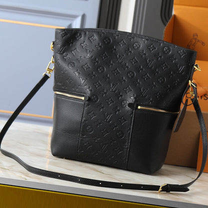 The all-new Melie handbag 1025092202