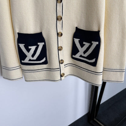 New Color-Blocked Pocket V-Neck Long-Sleeve Knit Sweater 1025092323