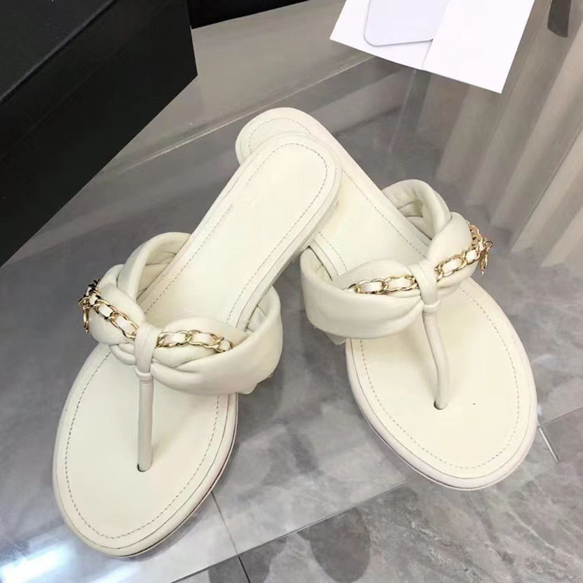 New stylish and minimalist sandals PD10041008