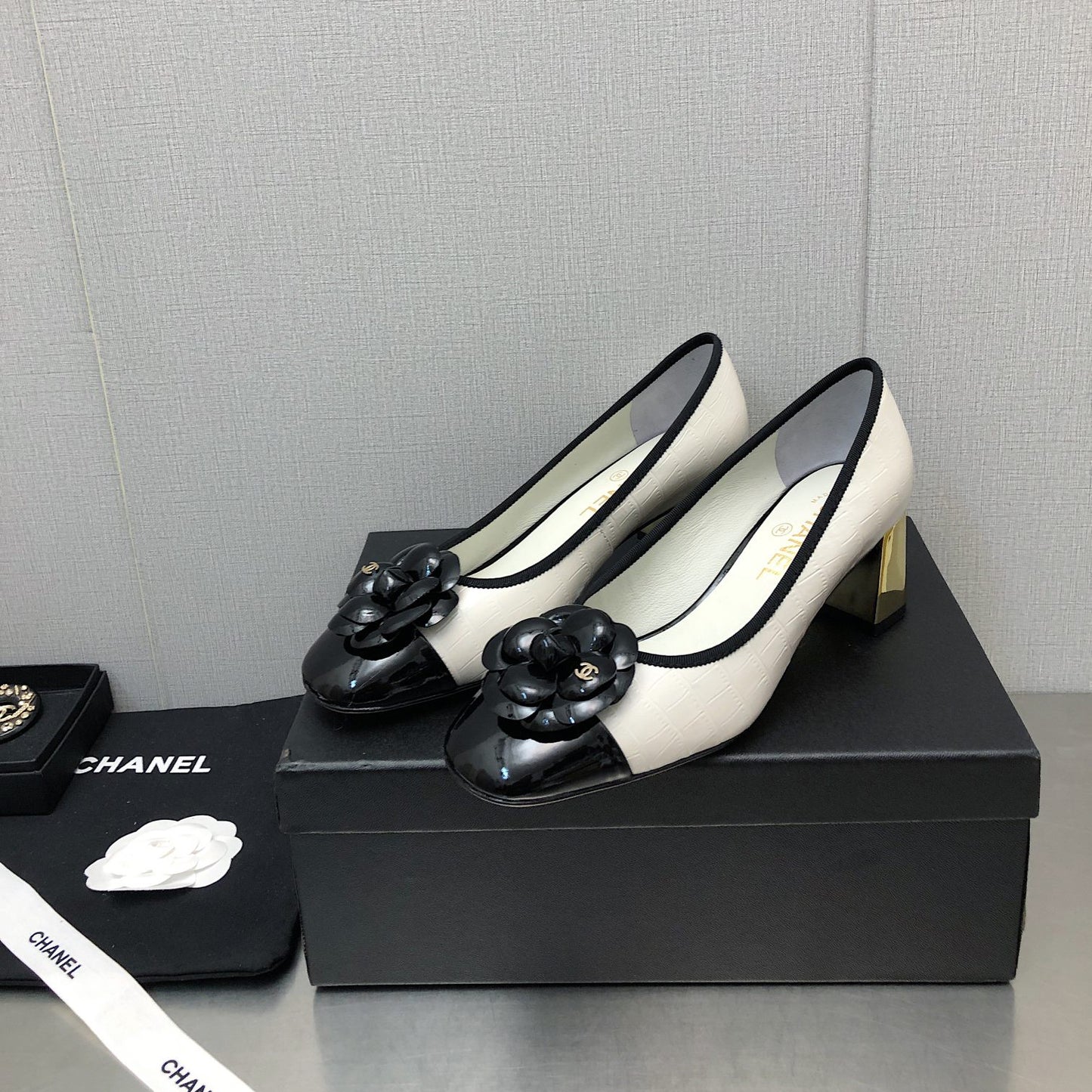 CNL-low-heeled slip-on sandals XC07062911