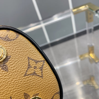 Luxury-VL VANITY Small Handbag Cosmetic Bag PD0423081608