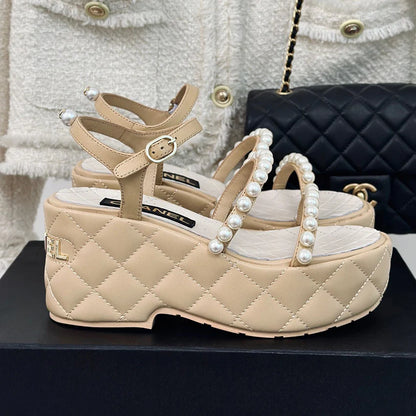 Fashion and versatile pearl thick sole sandals 1024052320