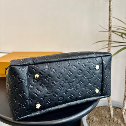 Black letter pattern leather bag