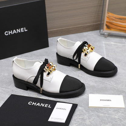 24P new double C pearl gemstone heavy metal buckle leather shoes 0724090504