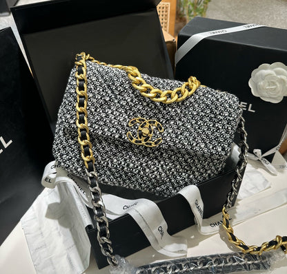 Fashion New Classic Handbag CWT1023082317