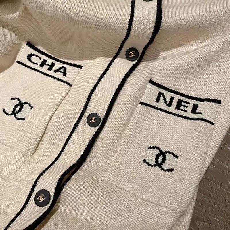 Women's fashionable and elegant round neck single breasted long knitted cardigan 1023112722