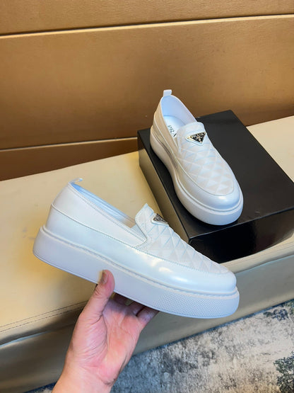 PRD triangle print slip-on sneakers 0724101405