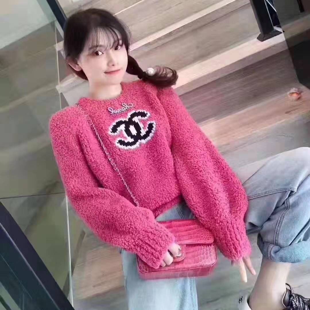 Crew Neck Lambswool Sweater 0823112808