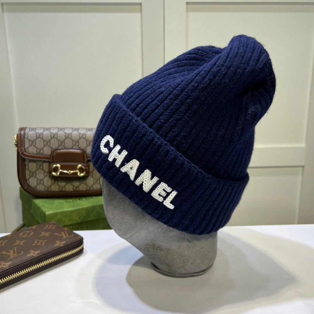 New Fashion Classic Versatile Knitted Hat 1024103106