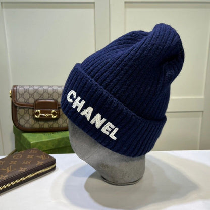 New Fashion Classic Versatile Knitted Hat 1024103106