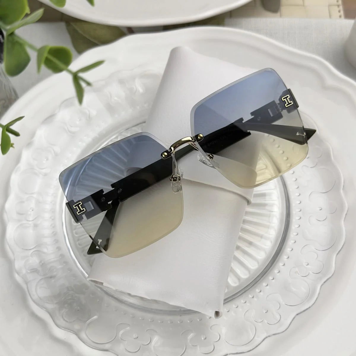 New Sunglasses Women's Frameless Anti-ultraviolet Gradient Two-color Sunglasses 1024062705