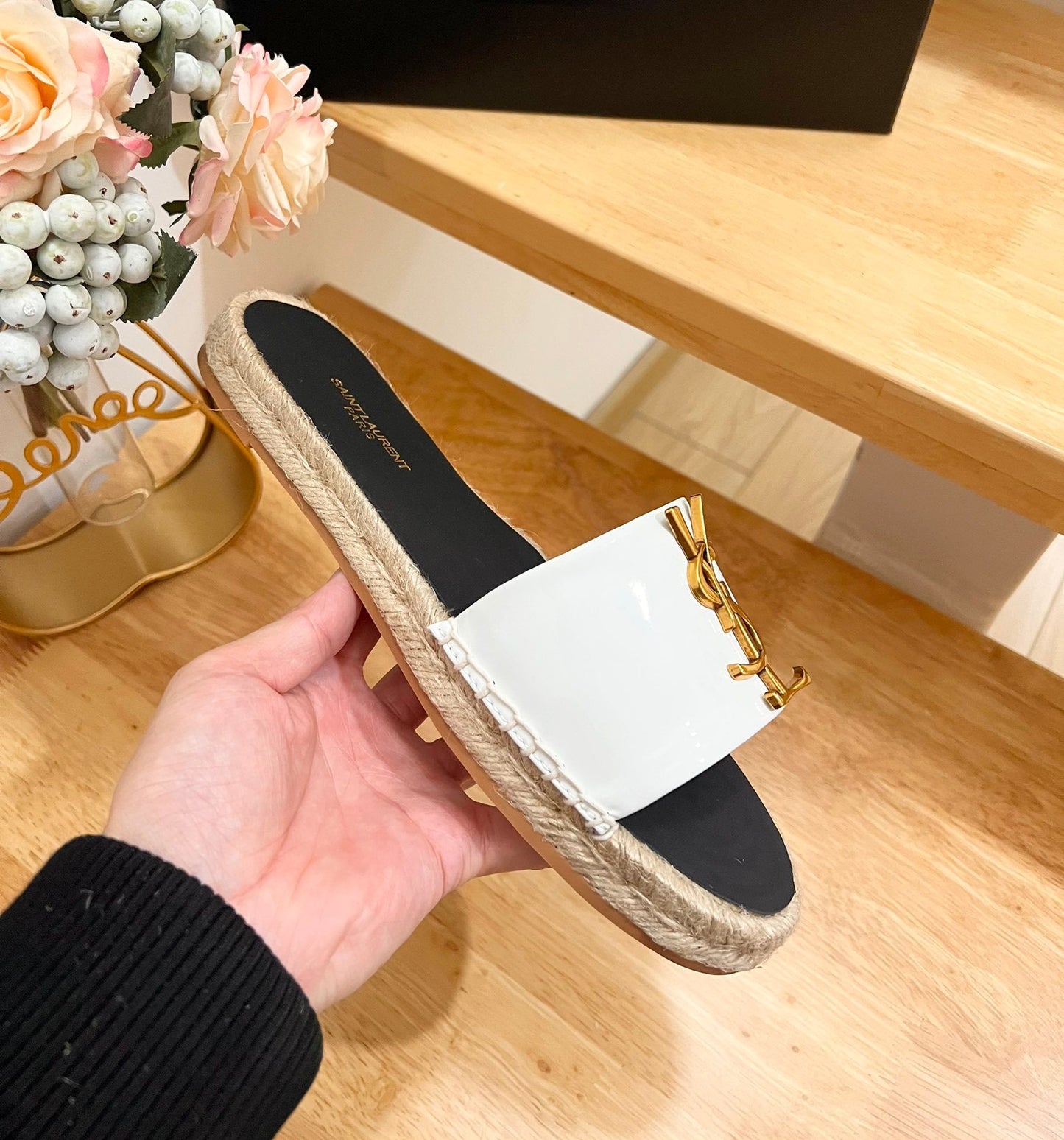 SL Fashionable Patent Leather Gold Letter LOGO Slippers 0724011103