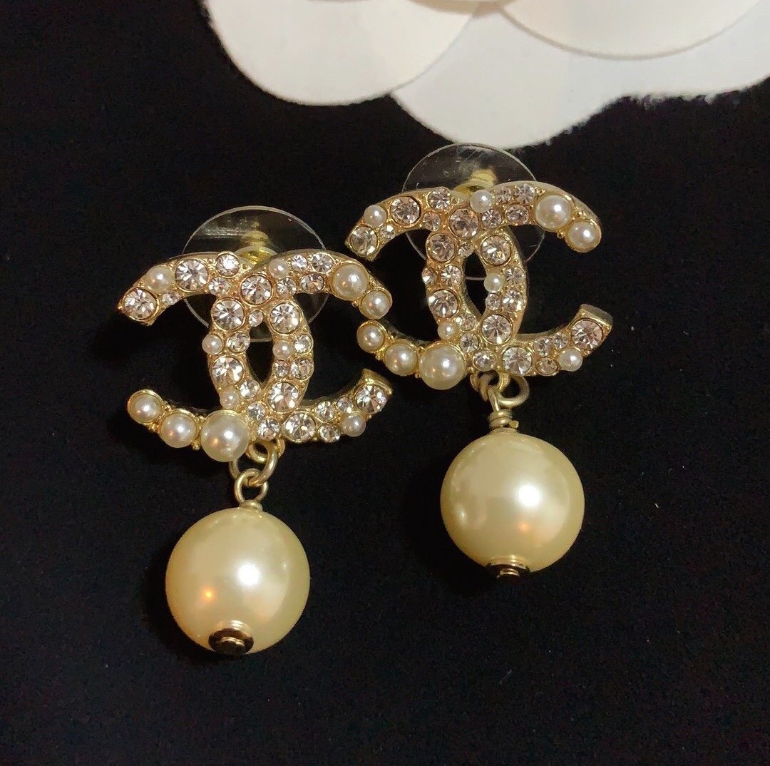 Pearl Pendant Earrings