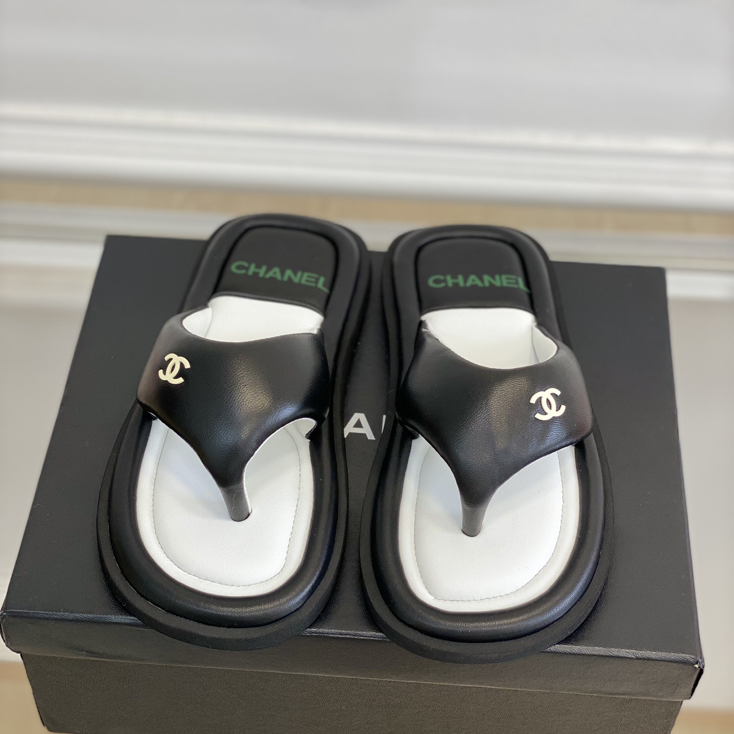 4 color C new flip flops XC07051204