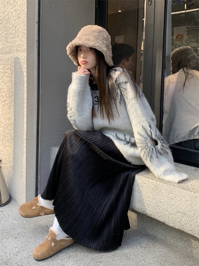 Ripped Gray Sweater Lazy Design Niche Top 0823120403