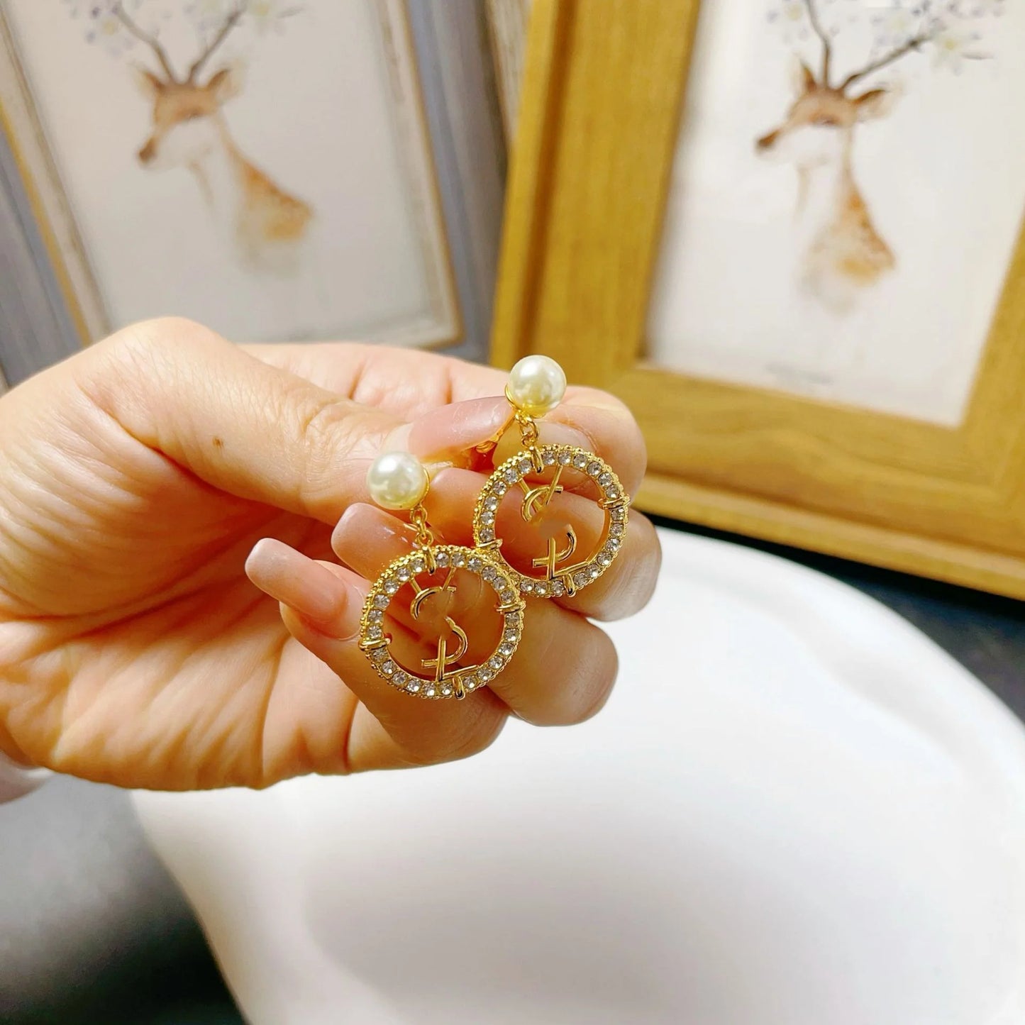 New Fashion Full Diamond Pearl Circle Letter Earrings 1024010402