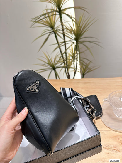 PRD fashion triangle bag 0724032002