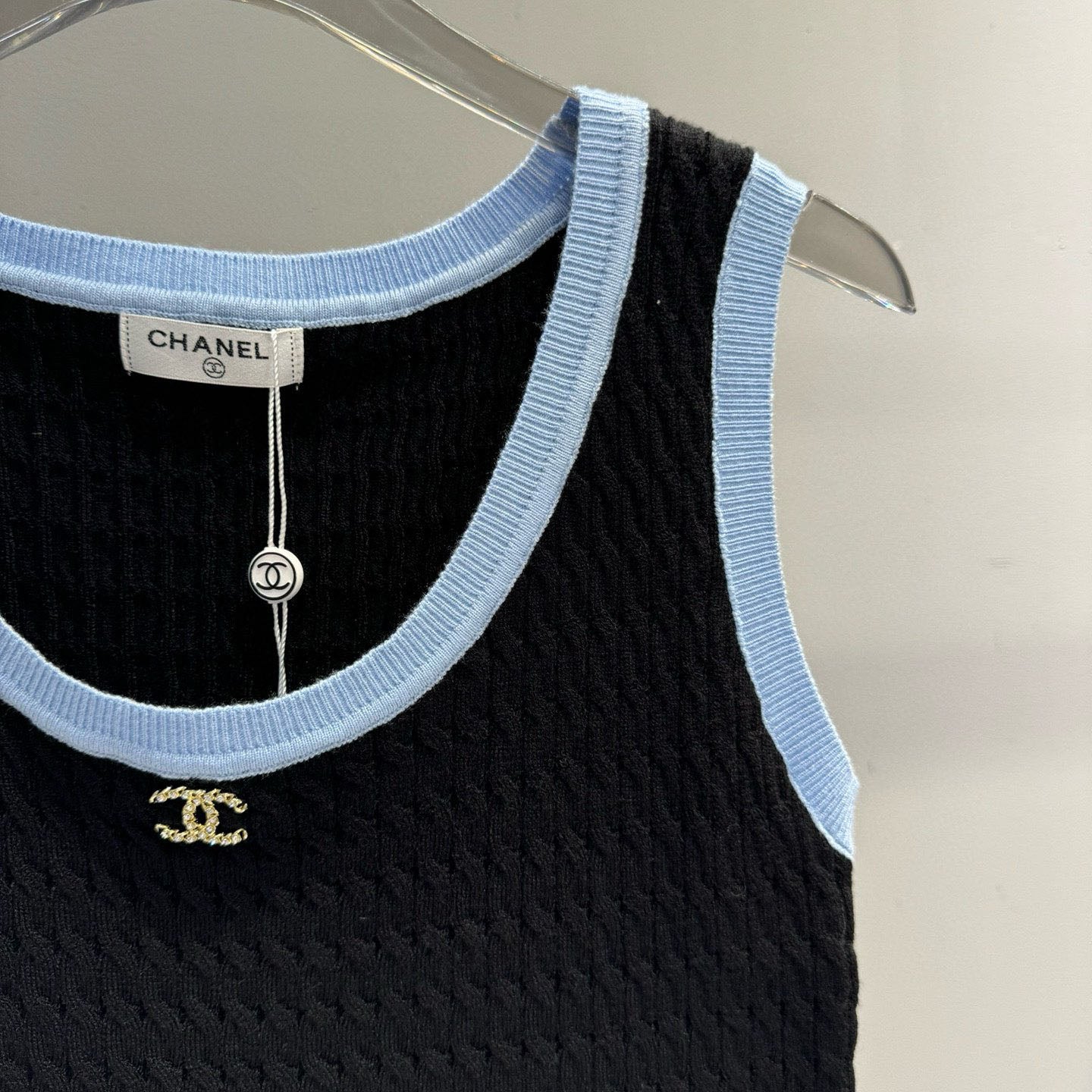 CH new twist knitted vest with contrasting colors fb0424091108