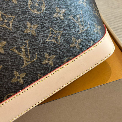 L Alma Shell Bag 1824071601