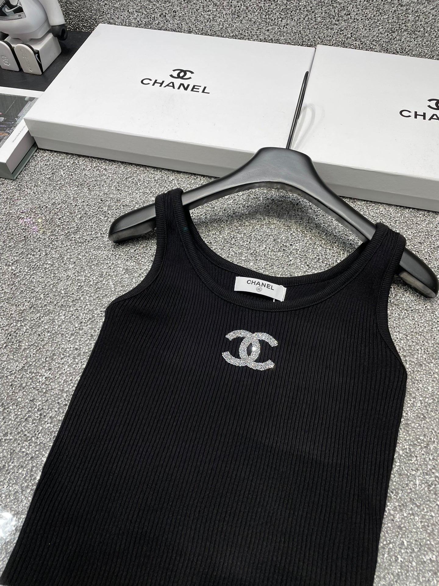 Summer new simple hot stamped letter knitted vest 0724042301