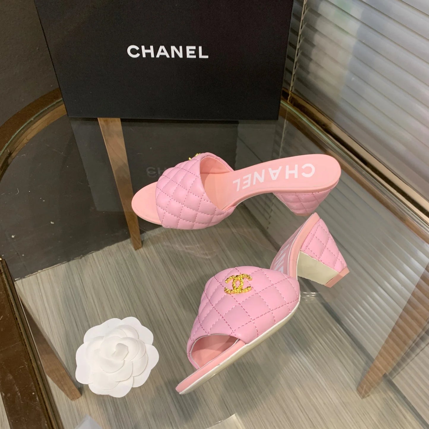 New Fashion Classic Versatile Leather Slippers 1024062811