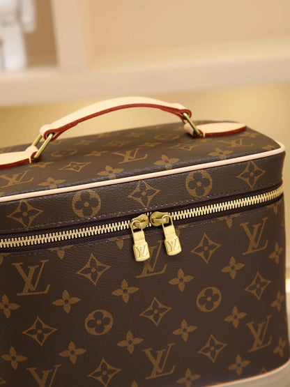 Lvv fashion nice cosmetic bag 0725040101