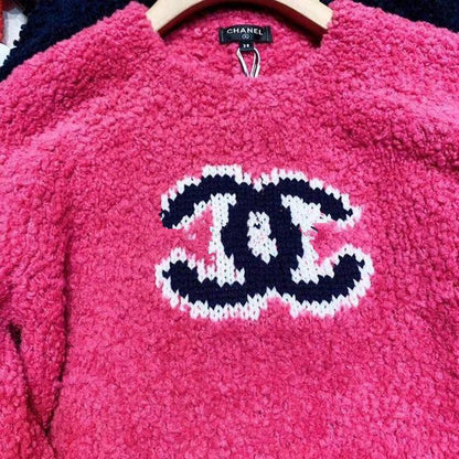 Crew Neck Lambswool Sweater 0823112808