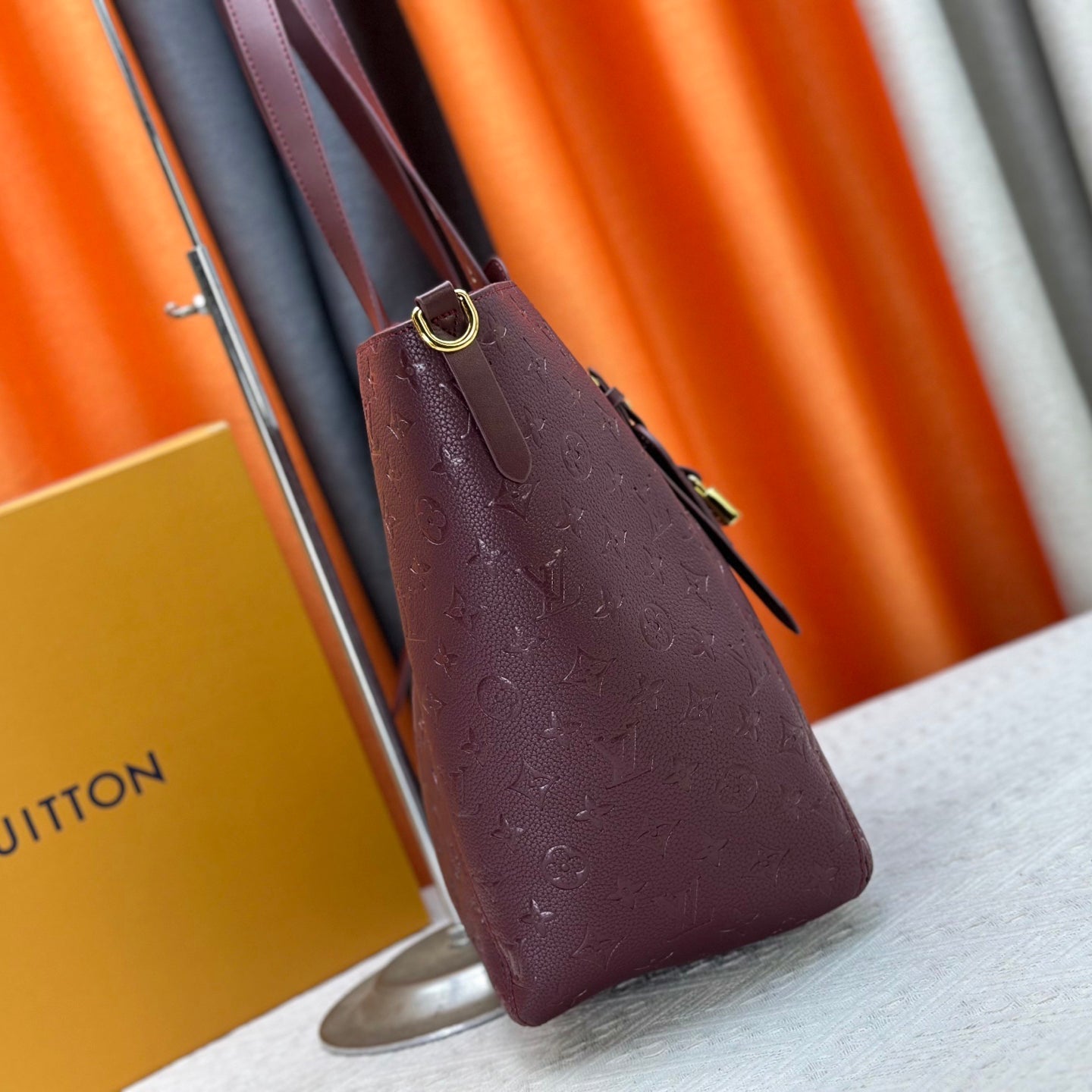 New Fashion and Versatile Handbag 1025092201