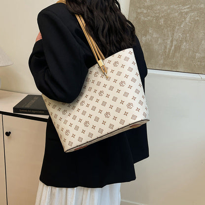 Ladies' vintage handbag 2025073111