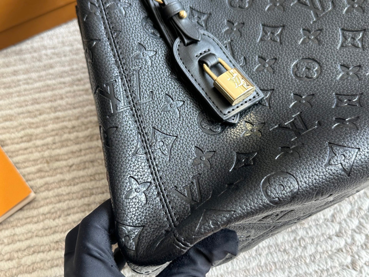 Lvv classic and fashionable printed Tote bag 0725091704