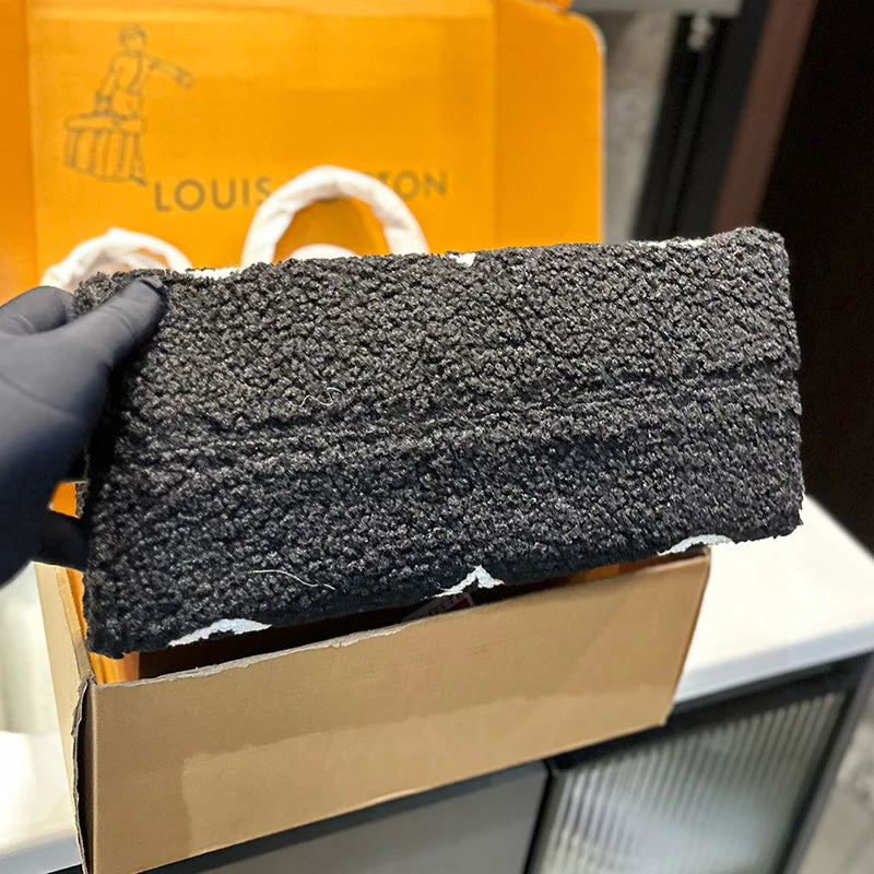 Handbags and crossbody bags 1024101023