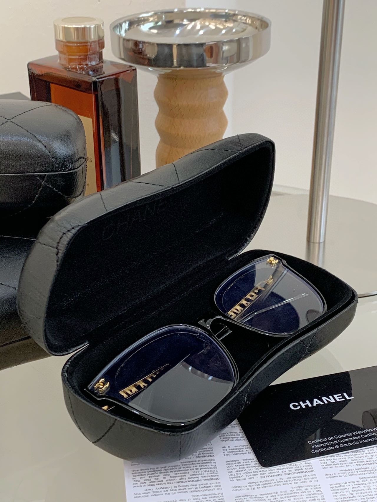 Transparent plain hollow gold label glasses XC0823101909