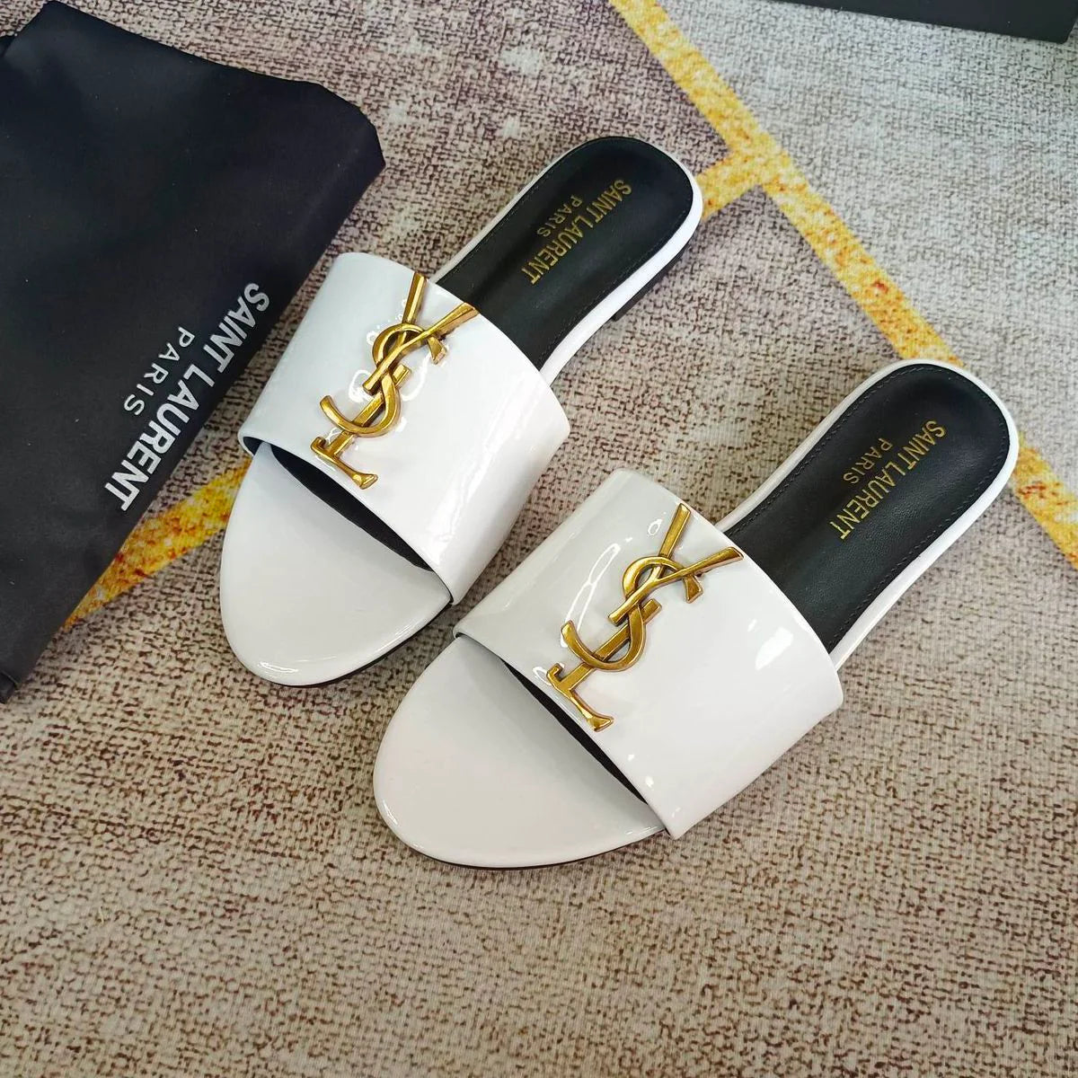 New Slippers Fashion Sandals 1024031124