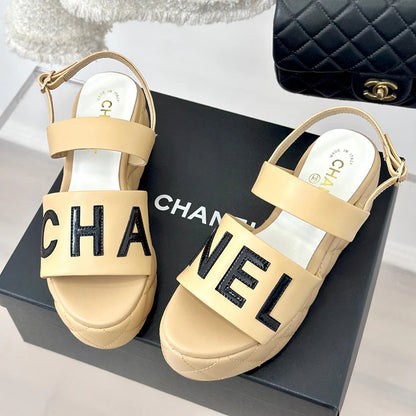 Fashion and versatile thick sole sandals 1024052323