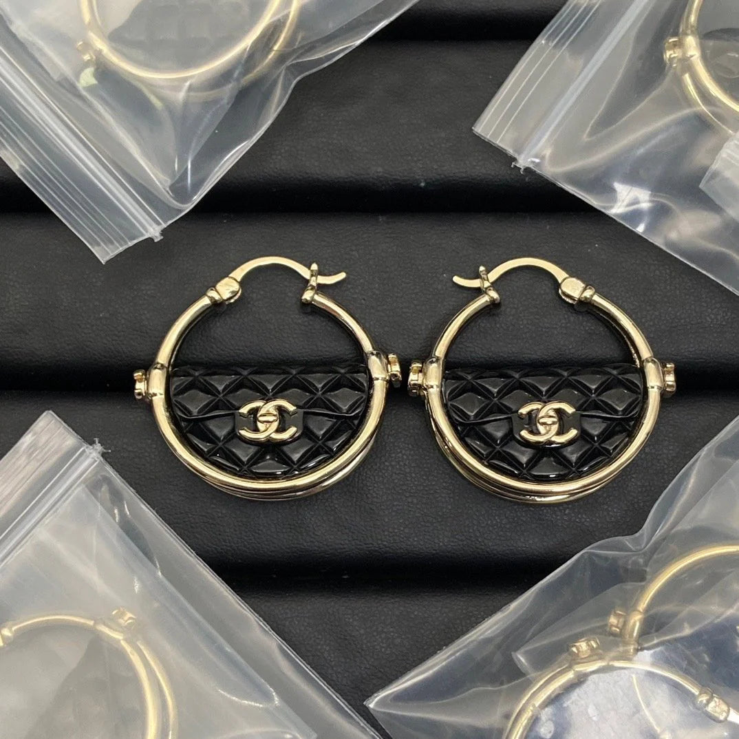 New Enamel Earrings With Heart-shaped Earrings 1024010312