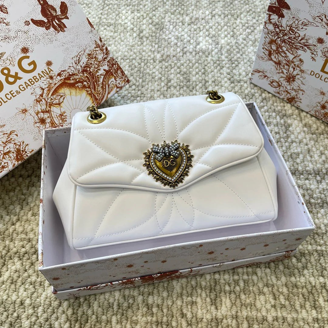 Classic and fashionable versatile crossbody bag 1024011004