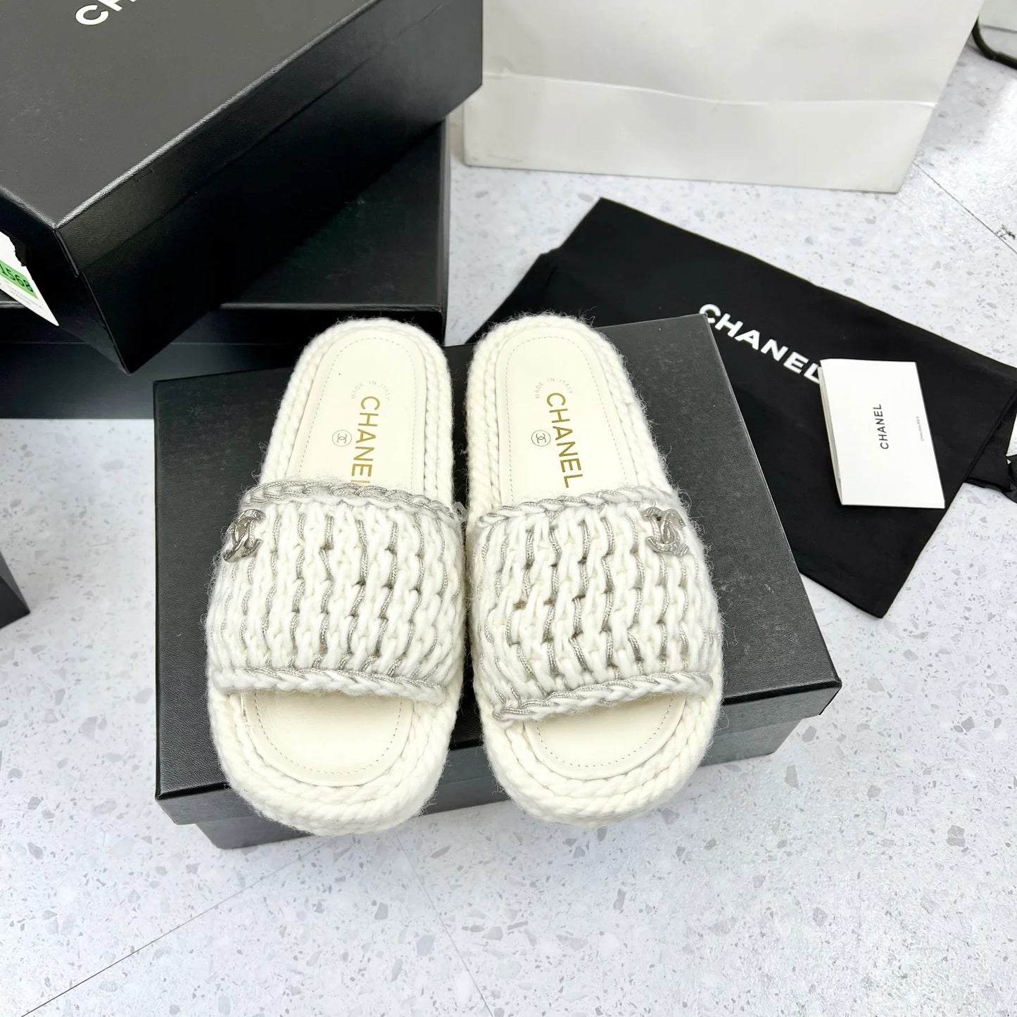 New thick-soled woven sandals 1024071709