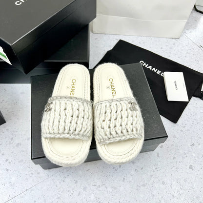 New thick-soled woven sandals 1024071709