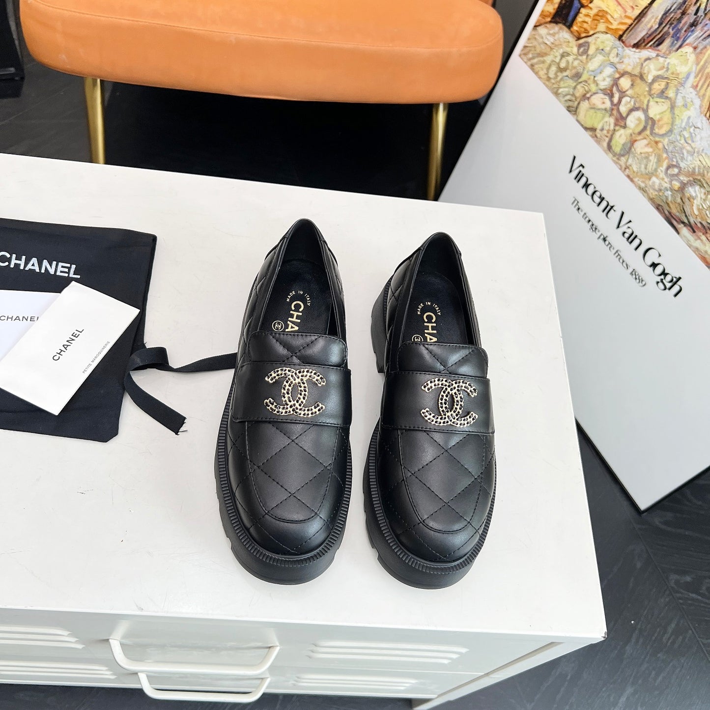 CH Thick-soled Retro Fashion Women's Shoes fb04240909029