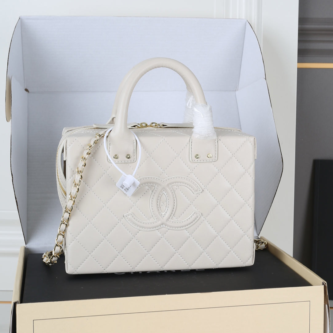 CNL Retro Chain Bag Diamond Pattern Handle Cosmetic Bag Cosmetic Case 0725021301