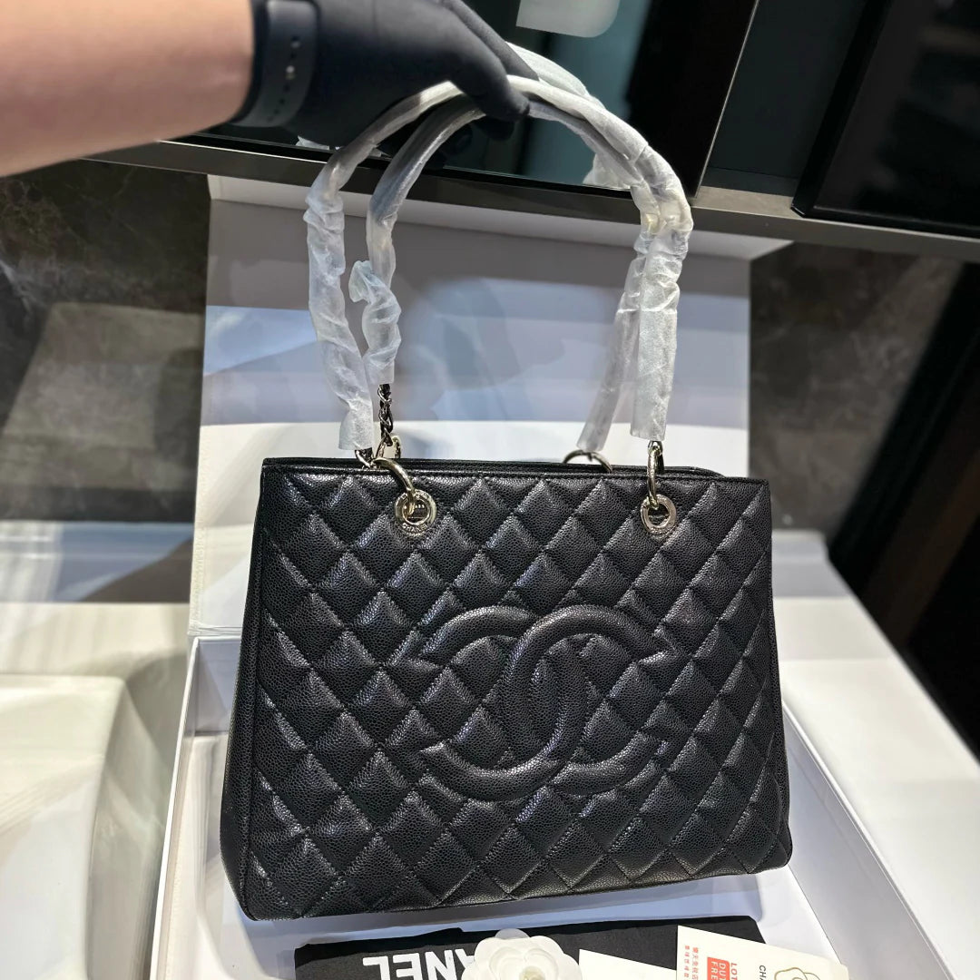 Gst Chain Tote Bag 1025042402