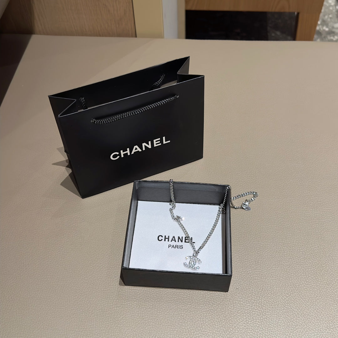 Classic double c necklace XC0823101703