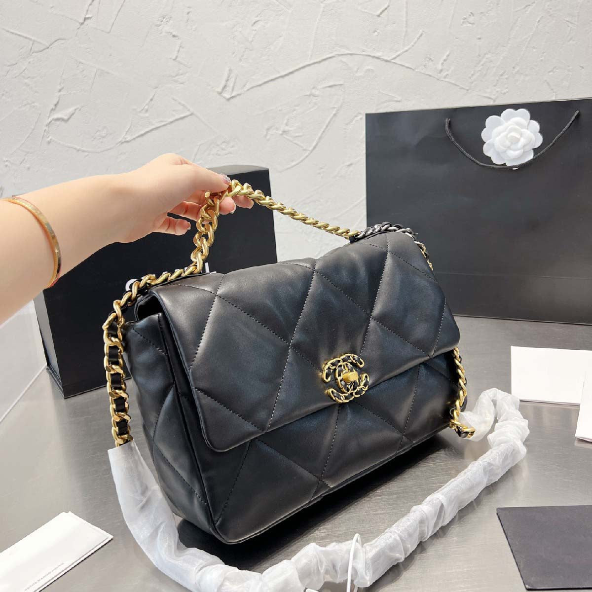 Handbag  With Three-Metals Chain