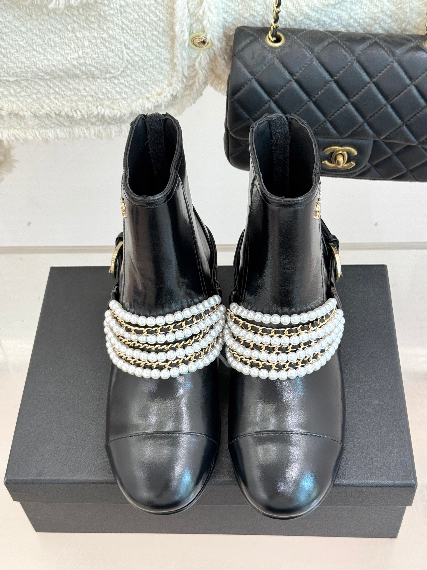 CNL25ss new fashionable pearl chain ankle boots 0725090810